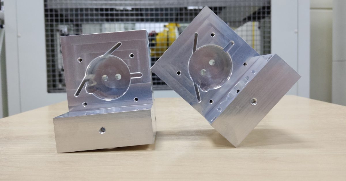 Simultaneous 5-axis CNC Milling Component